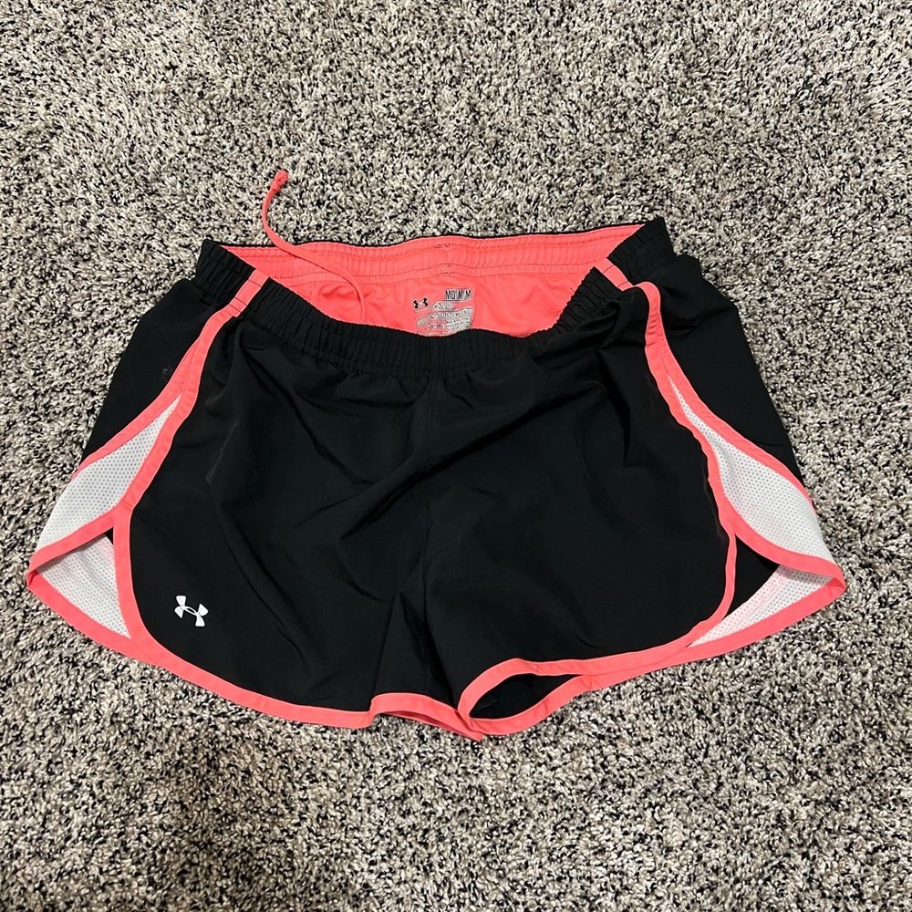 🤑 3/$20 UA heat gear semi fitted athletic shorts - Picture 1 of 2